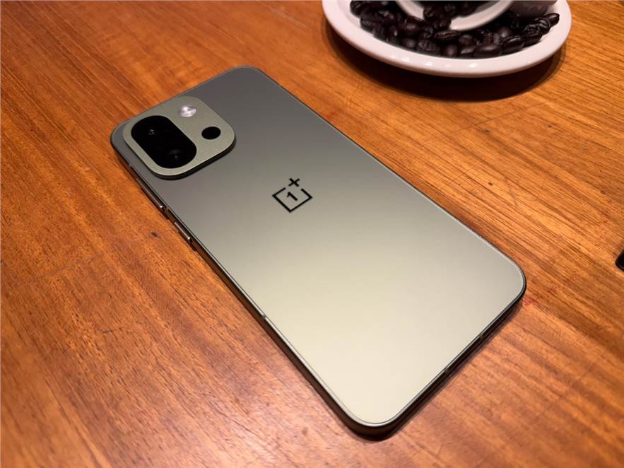 OnePlus 13 AI features